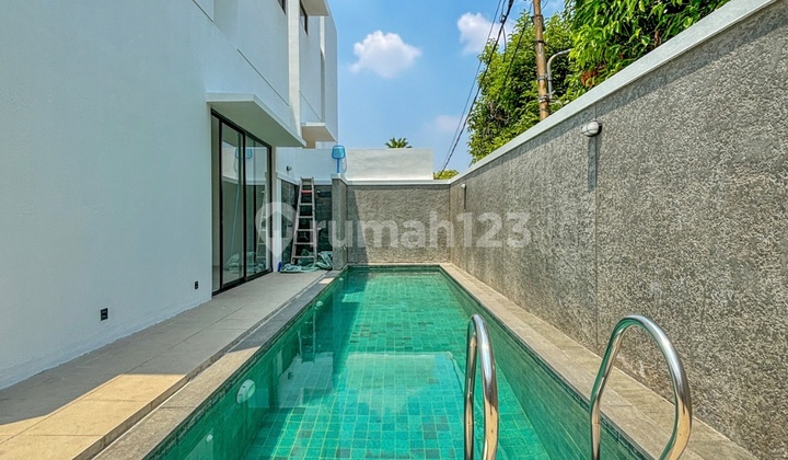 Rumah Baru 3 Lantai Di Kemang 2