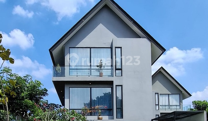 Bebas Banjir, Rumah, 3 Lantai, SHM, Siap Huni