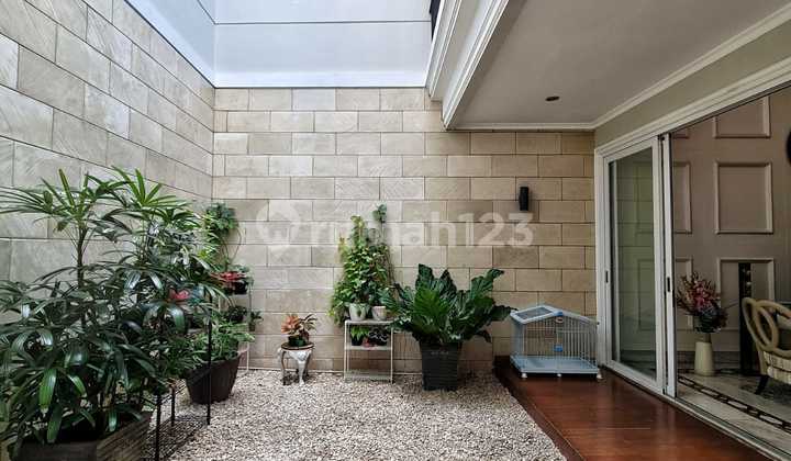 Siap Huni, Rumah, 2 Lantai, SHM, di Mega Kuningan 2