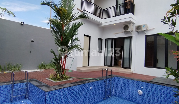 Perumahan Mewah Jogja One Gate System Include Private Pool 1
