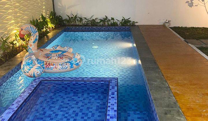 Rumah Mewah Gamping Sleman Jogja Pakai Kolam Renang Pribadi  2