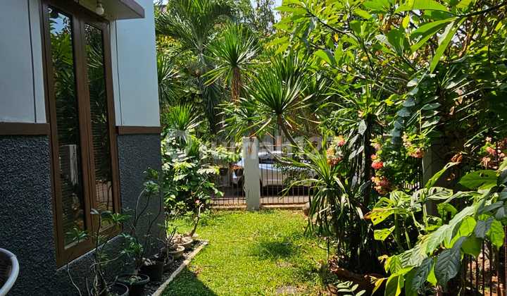 For Sale Nice Affordable House in Hook Attractive Price in Bintaro Jaya Sector 9 South Tangerang 2