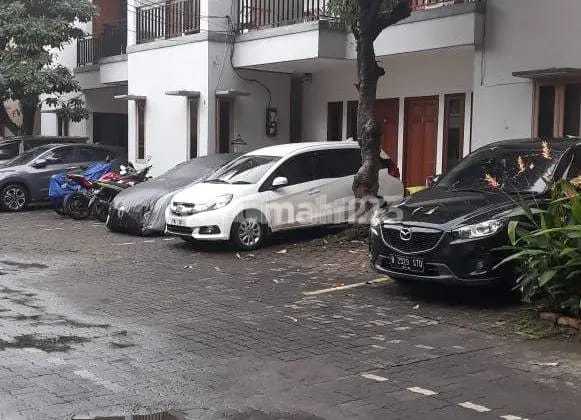 Dijual  Gues House Murah Bagus Terisi Penuh Kamar Tidur di Ambasador Kuningan Jakarta Selatan