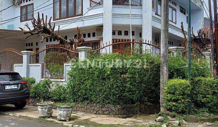 Dijual Rumah Besar Di Hook di Bintaro Jaya Sektor 3 Bintaro Tangerang Selatan 1