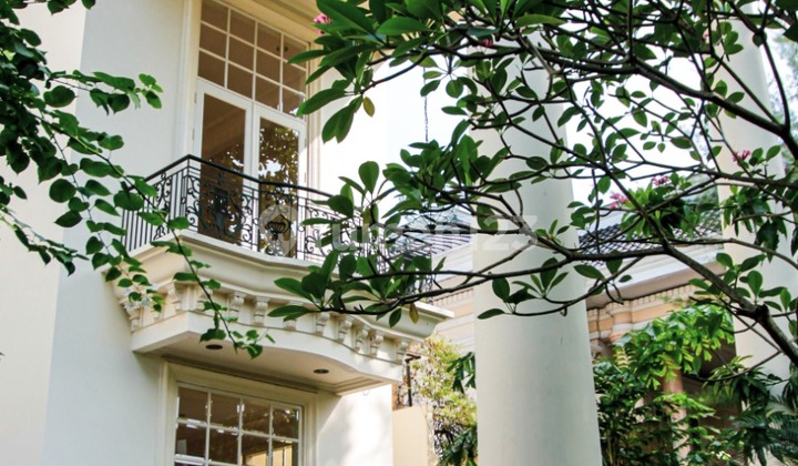 For sale affordable luxury house, can be used as office in Kemang, South Jakarta