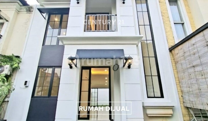 For Sale Brand New Strategic Ready-to-Occupy House in Bintaro Jaya Sector 9, South Tangerang