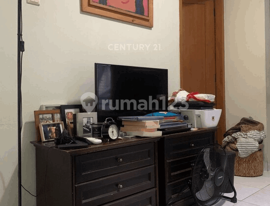 For Sale: Move-in Ready House in Bintaro Sector 9, Facing a Park 2