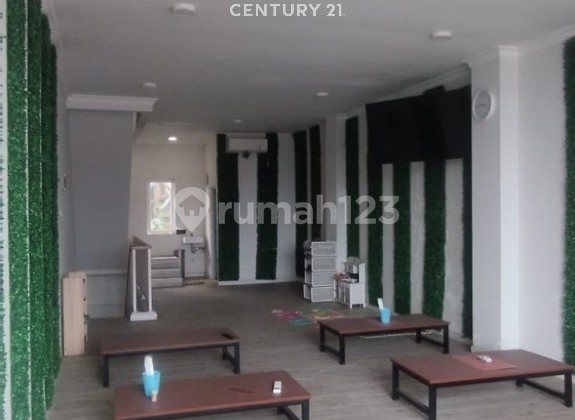 For Sale: Strategic and Well-Designed Corner Shop House, Ready to Occupy in Ciputat For Sale: Strategic and Well-Designed Corner Shop House, Ready to Occupy in Ciputat