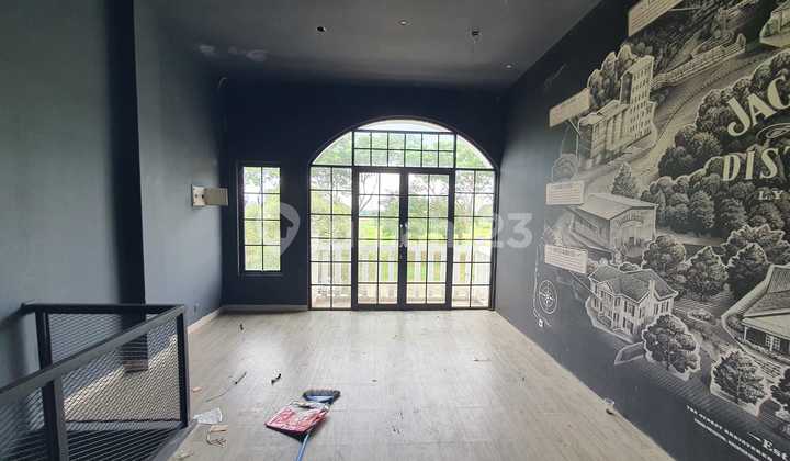 Strategic Solvang Arcade Shophouse, Very Good and Ready to Use Strategic Solvang Arcade Shophouse, Very Good and Ready to Use