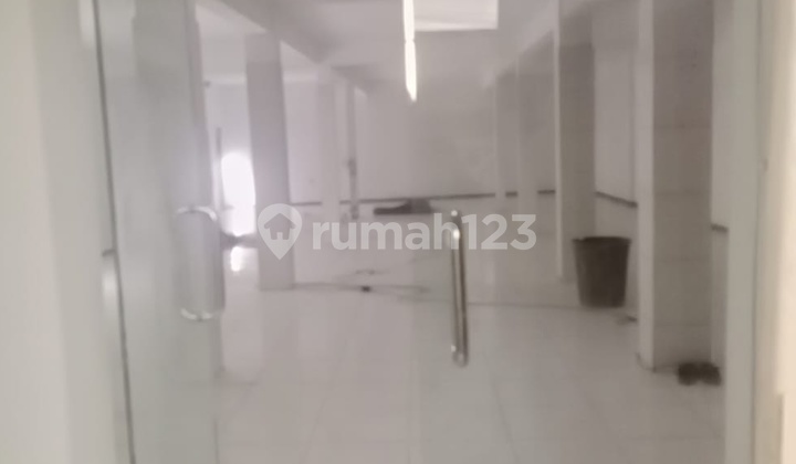 Ruang Usaha Strategis di Pinggir Jalan Raya Serang Luas 213 m2 Ruang Usaha Strategis di Pinggir Jalan Raya Serang Luas 213 m2