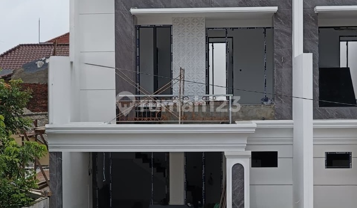 Dijual Rumah Baru 2 Lantai di Araya Tahap 2 Surabaya 1