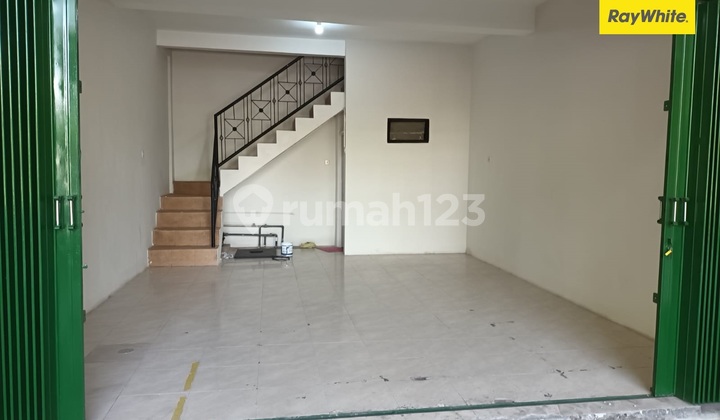 Disewakan Ruko 2,5 lantai di Raya Putro Agung Wetan Surabaya 1