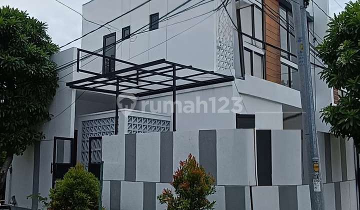 Dijual Rumah 2 lantai di Perumahan Gading Pantai Surabaya 1