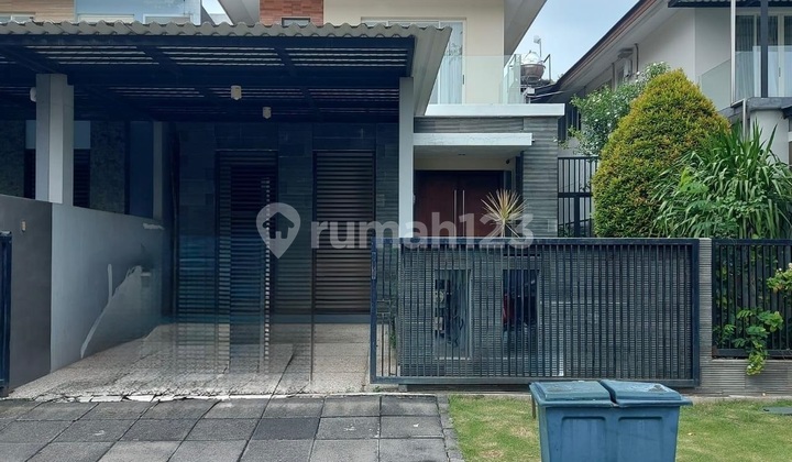 Dijual Murah Rumah 2 Lantai di Graha Natura Surabaya Dijual Murah Rumah 2 Lantai di Graha Natura Surabaya