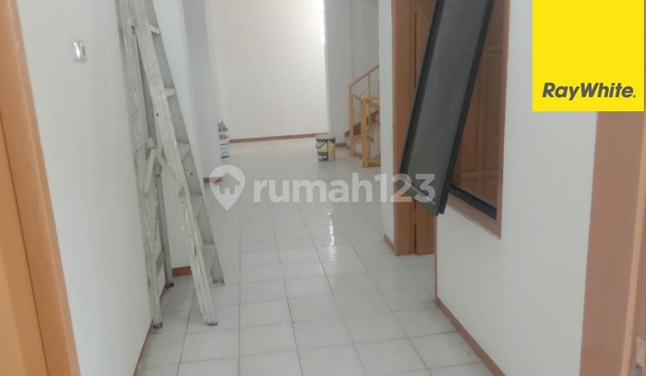 For Rent: 3-Story Shop House on Jl Kupang Jaya Surabaya 2