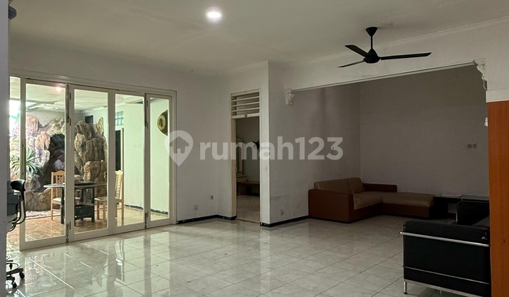 Disewakan Rumah di Darmo Baru, Surabaya Disewakan Rumah di Darmo Baru, Surabaya