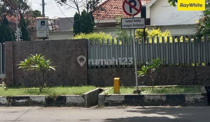 Dijual Rumah SHM Pusat Kota di Jalan Imam Bonjol Surabaya 1