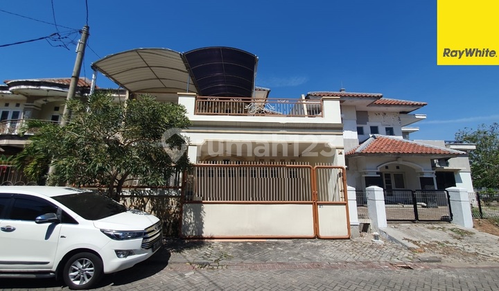 Dijual Rumah 2 Lantai SHM di Perum Dian Istana Surabaya Barat 1