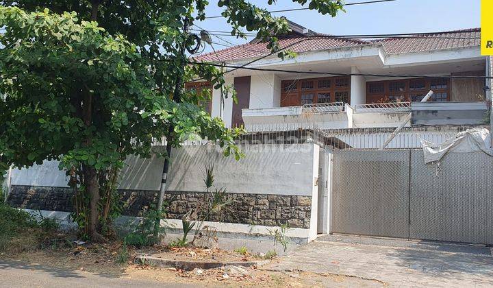 Disewakan Rumah 2 Lantai Pusat Kota di Jl Wr Supratman Surabaya 1