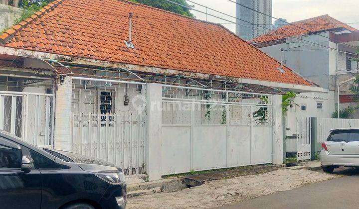 Dijual Rumah Pusat Kota di Jalan Gondosuli Genteng Surabaya 2