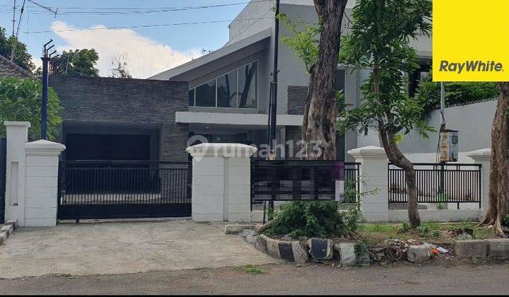 Dijual Rumah Pusat Kota di Jl Wr Supratman Surabaya 1