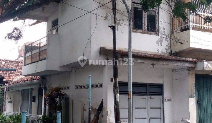 Dijual Rumah Hitung Tanah di Jl Temanggungan Baliwerti Surabaya Pusat 1