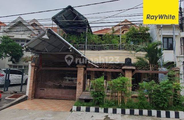 Dijual Rumah 2 Lantai SHM di Nginden Intan Barat Surabaya 1