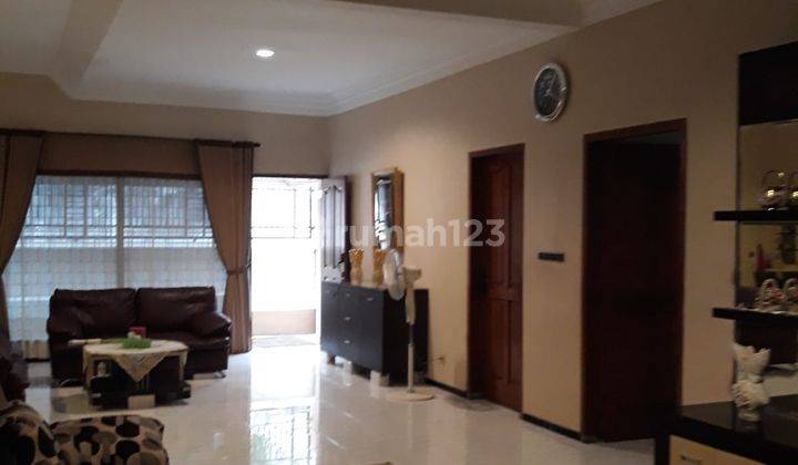 Dijual Rumah SHM Hook di Jalan Sidoyoso Simokerto Surabaya 2