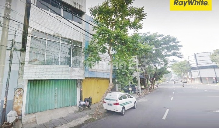 4-Story Shop House for Sale on Jalan Raya Pahlawan, Central Surabaya 1