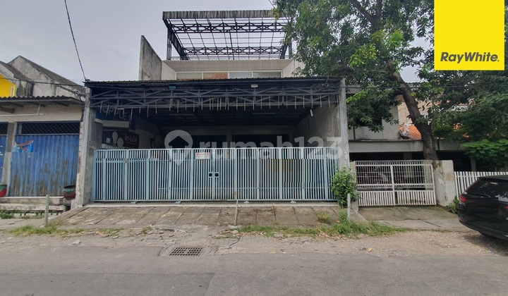 For Sale: Shop House in West Petemon, Central Surabaya 1
