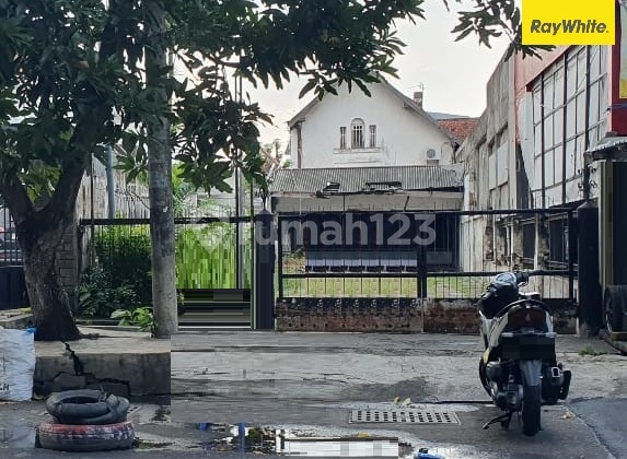 Dijual Rumah Pusat Kota di Jalan Tegalsari Surabaya 1