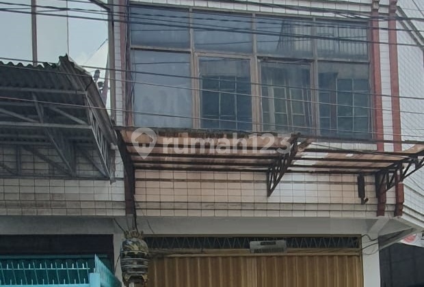 For Rent: 3-Story Hook Shophouse on Bongkaran Street, Surabaya 1