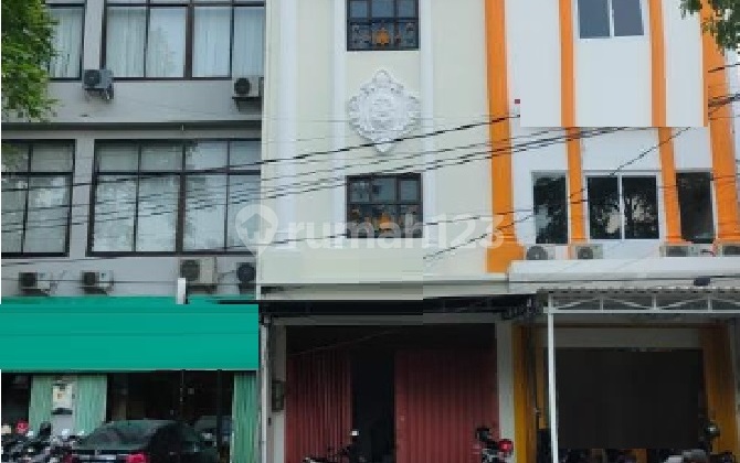 Disewakan Ruko 3 lantai di Jl Ir Soekarno Surabaya