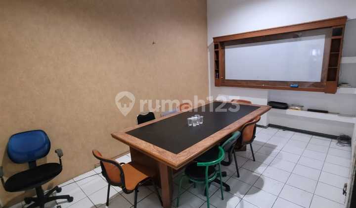 Dijual Rumah 2 Lantai di Jalan Ronggolawe Surabaya Pusat 2
