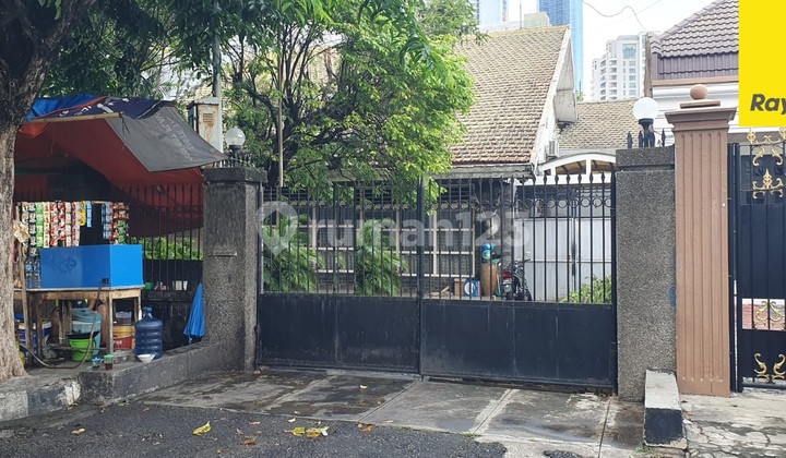 Disewakan Rumah Pusat Kota di Jalan Tegalsari Surabaya 1