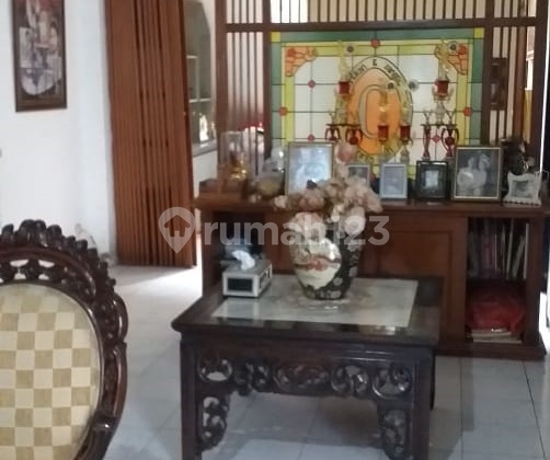 Dijual Rumah 2 Lantai di Jalan Bratang Gede Surabaya 2