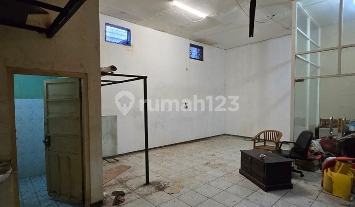 Dijual Rumah di Jalan Dukuh Kupang Timur Surabaya 1