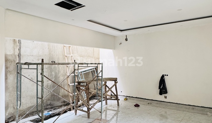 Dijual Rumah 2 lantai di Woodland Citraland Surabaya 1