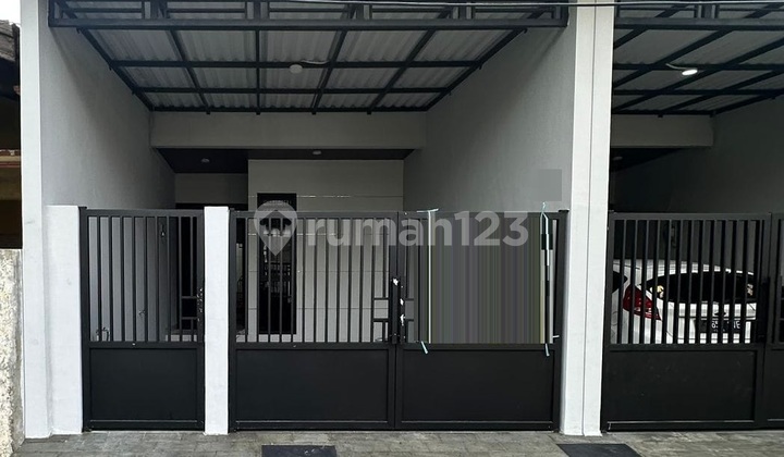 Dijual Rumah 2 lantai di Semolowaru Tengah Surabaya 1