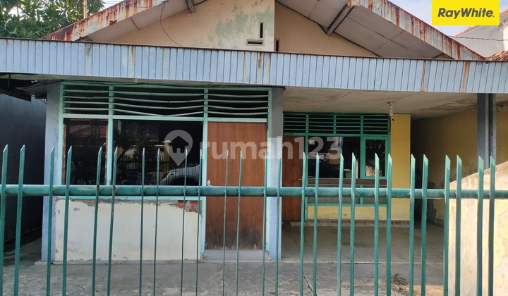 Dijual Rumah di Jalan Bratang Gede Surabaya 1