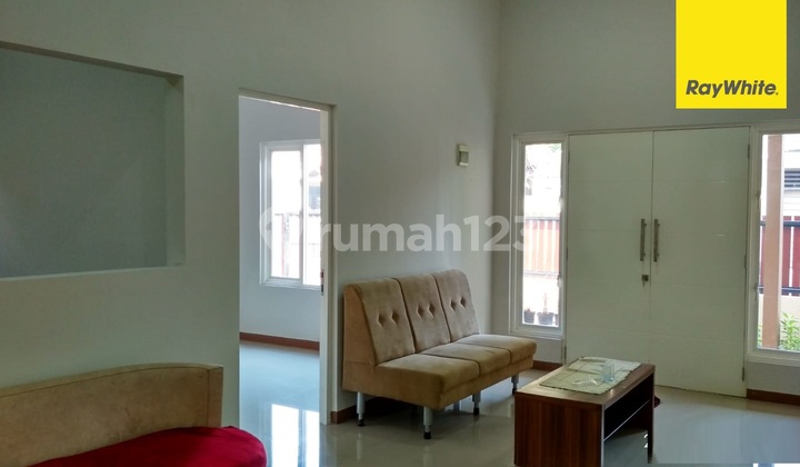 For Sale: House in Taman Pondok Indah Wiyung, Surabaya 2