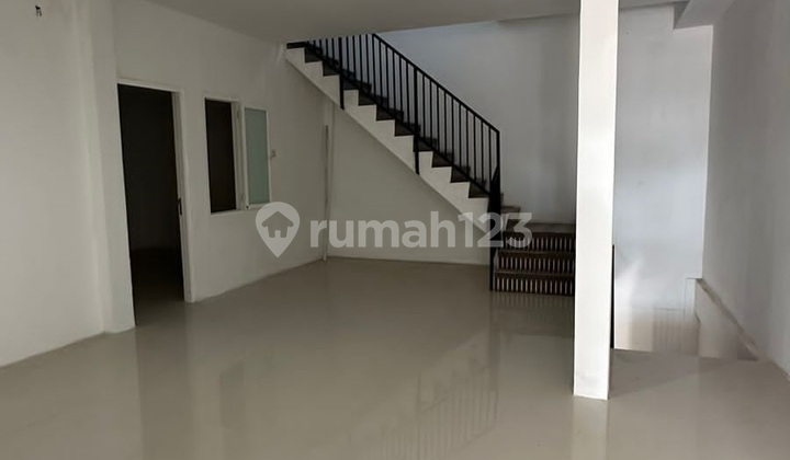 Dijual Rumah 2,5 lantai di Darmo Indah Selatan Surabaya 2