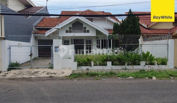 Dijual Rumah SHM di Nginden Intan Utara Surabaya 1