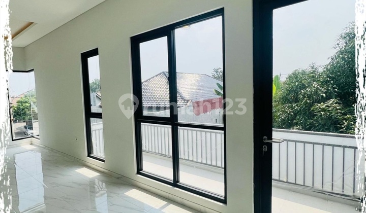 Dijual Rumah Hook 2 lantai di Pakal Madya Jaya Surabaya