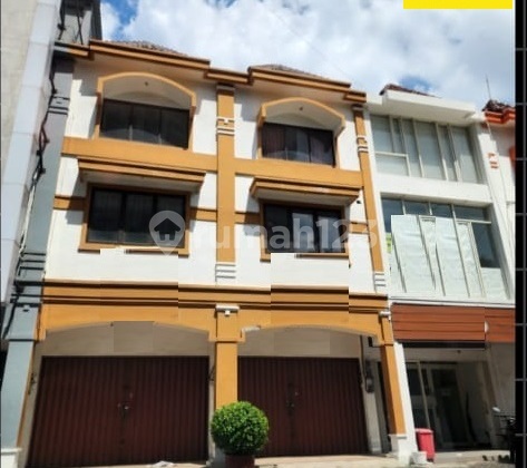 Disewakan Ruko 3 lantai di Raya Darmo Permai Surabaya 1