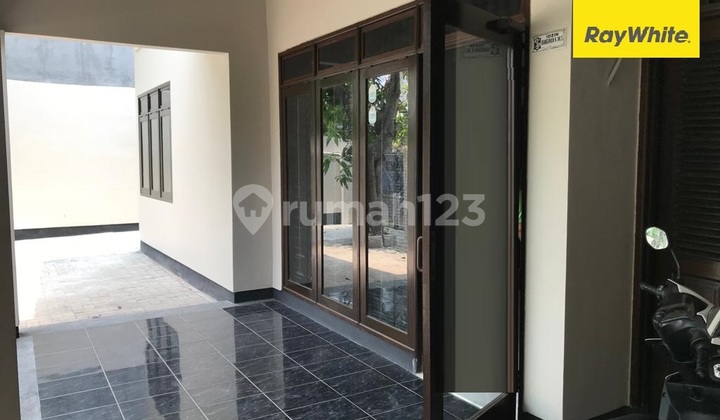 Dijual Rumah 1.5 lantai di Darmo Permai Timur Surabaya 2