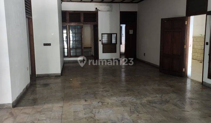 Disewakan Rumah Pusat Kota di Nol Jl Khairil Anwar Darmo Surabaya 2