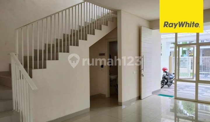 Dijual Rumah 2 Lantai di Griya Galaxy Surabaya 2
