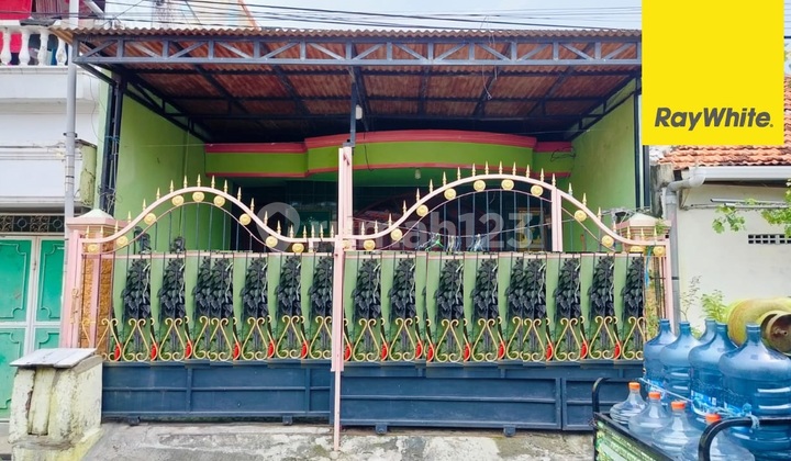 Dijual Rumah 2 lantai di Jalan Bratang Gede Surabaya 1