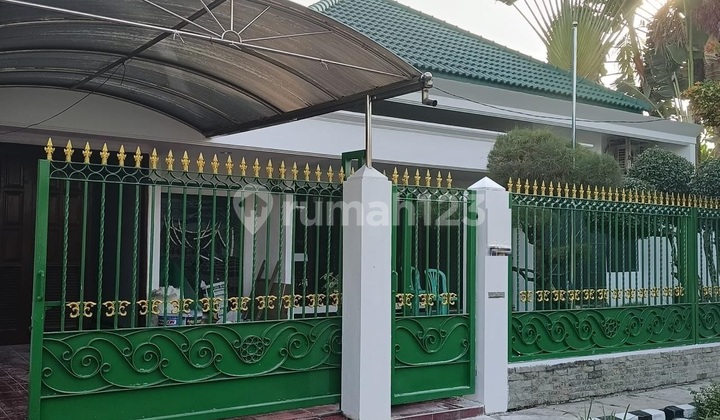 Disewakan Rumah di Jl Taman Darmo Baru Surabaya 1